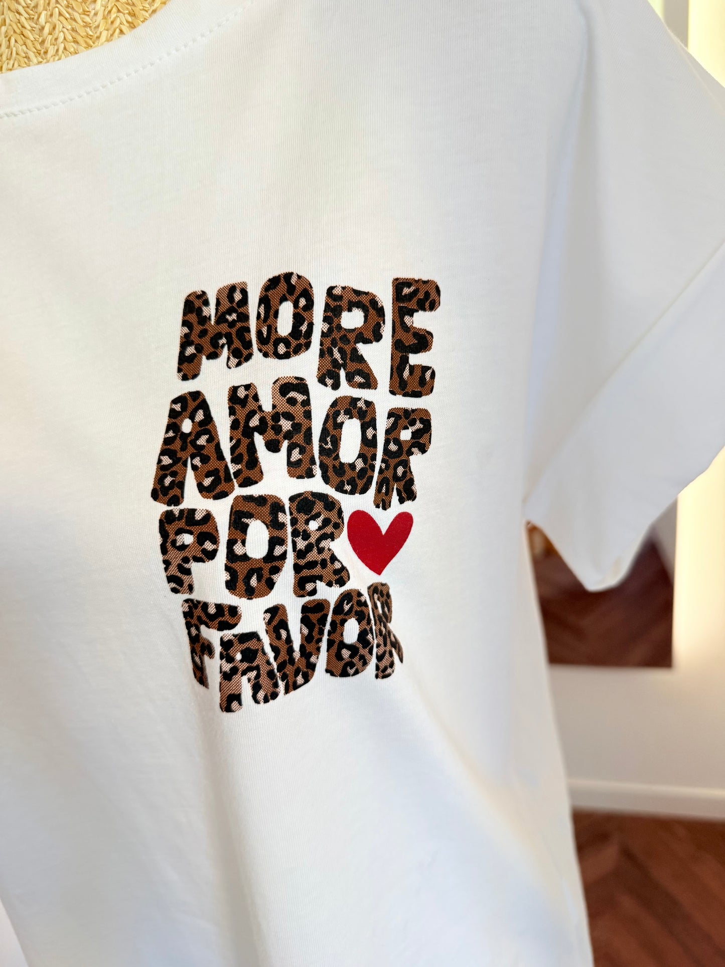 T-shirt | MORE AMOR POR FAVOR