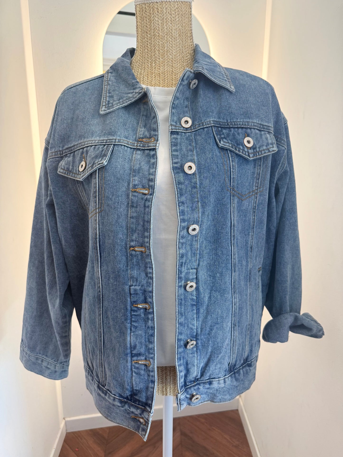 Veste en jean brodé | LOVE
