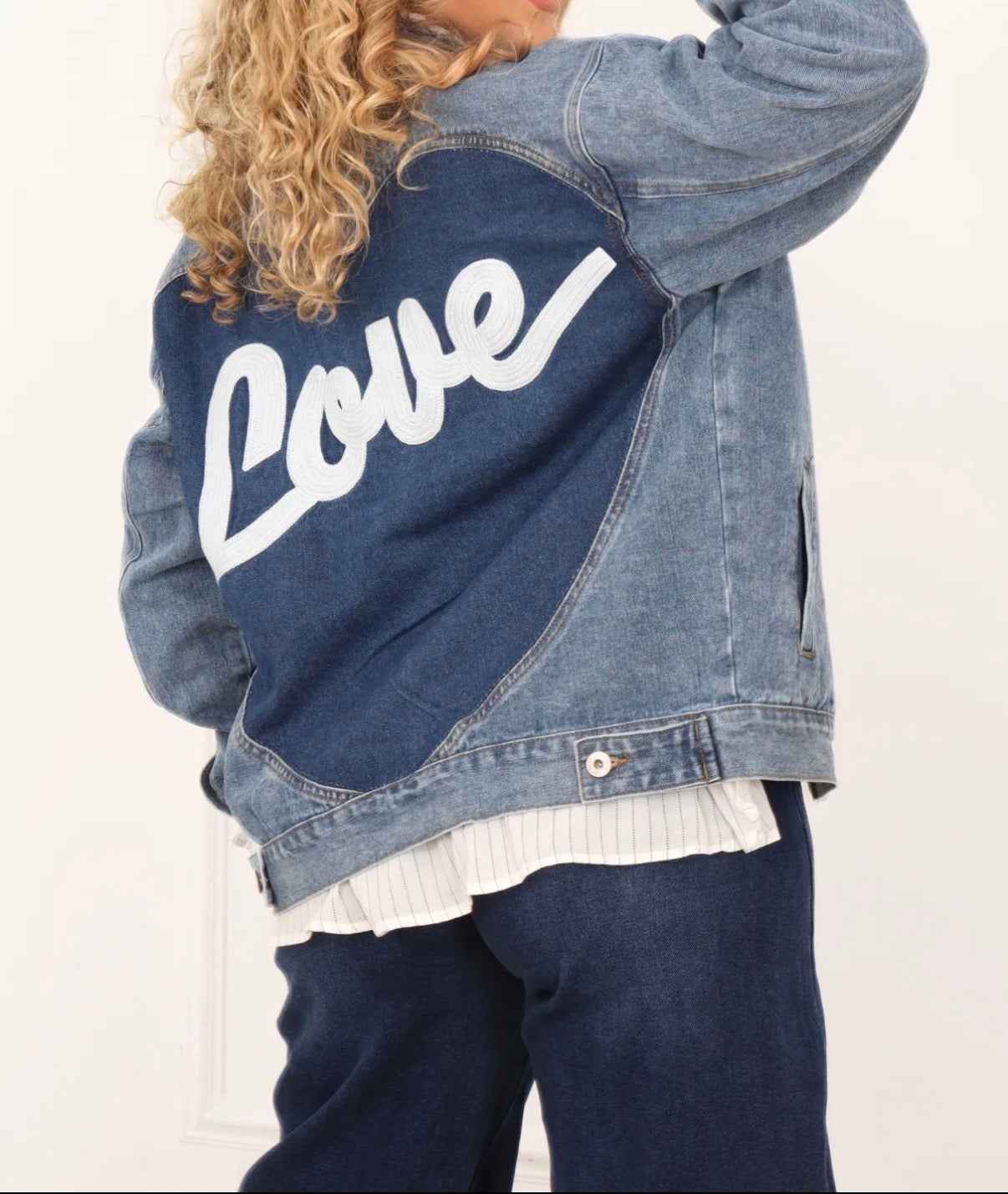 Veste en jean brodé | LOVE