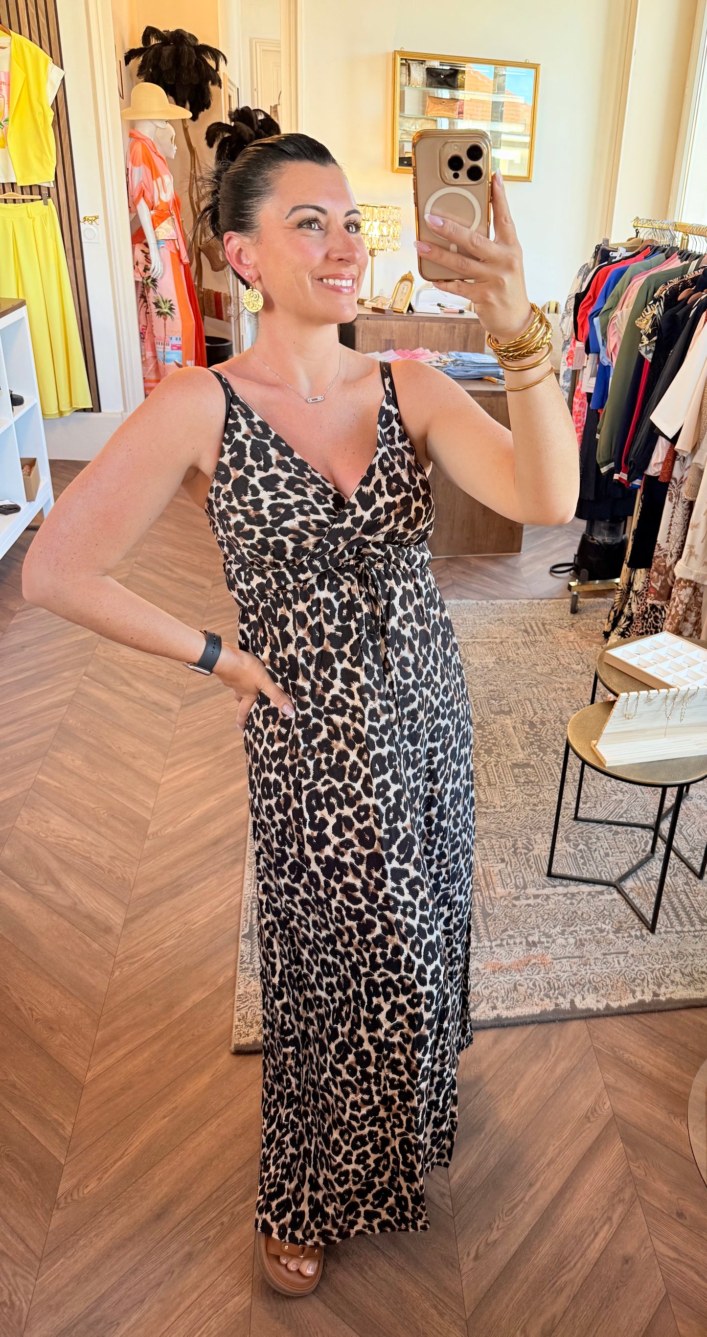 Robe | LÉO  🐆